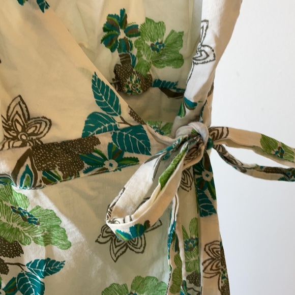 Floral wrap top from Emily and Finn XS - Picture 3 of 7